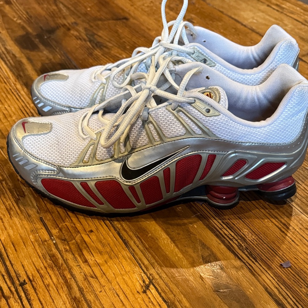 Rare Authentic Y2K Nike Shox R4 (2006) White, Red & Metallic Silver